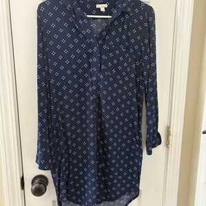 🟩 3/$15 GAP Dark Blue Geometric Print Blouse